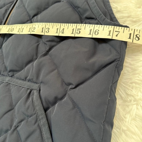 J.Crew Size XS Down Blend Puffer Vest Navy - Picture 8 of 10